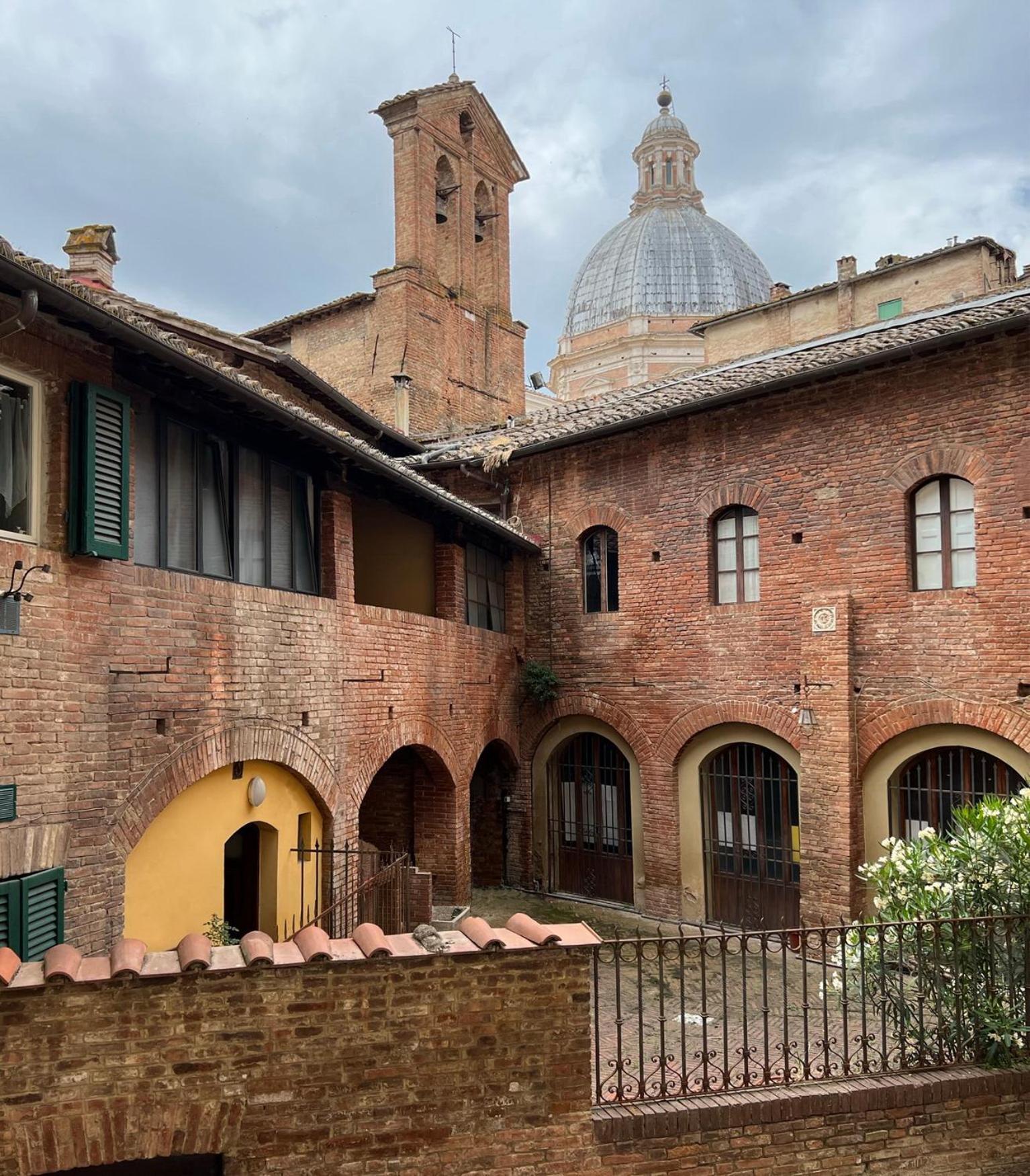 Ladyhouse Appartamento Tipico Con 4 Posti Letto Siena Exterior foto